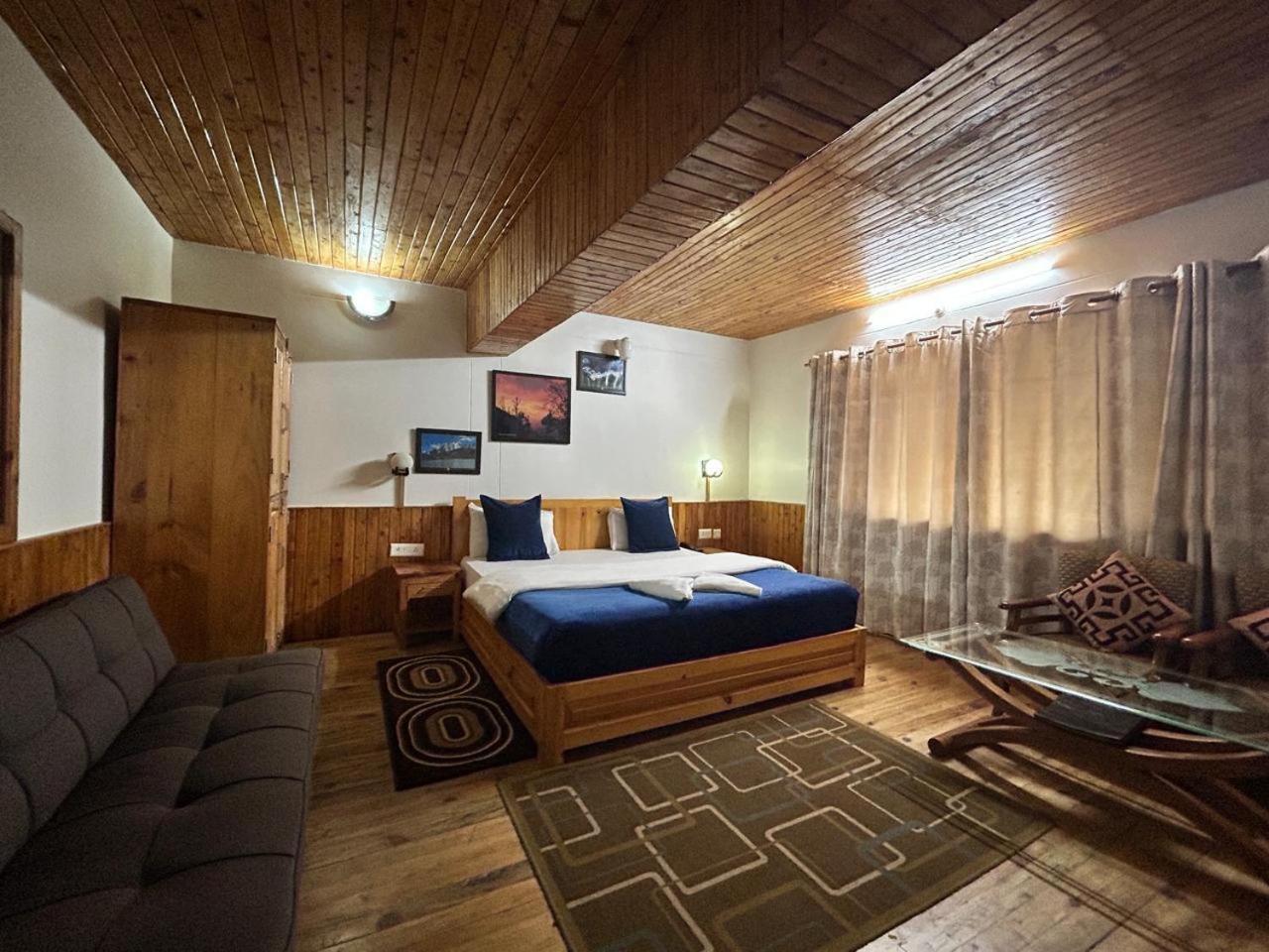 Kasar Himalaya Holiday Resort, Binsar Rd Almora Exteriér fotografie