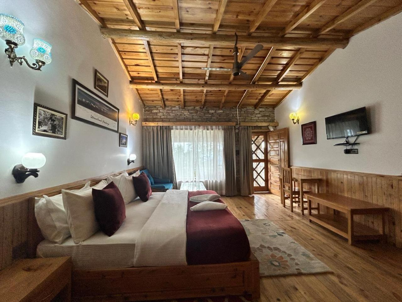 Kasar Himalaya Holiday Resort, Binsar Rd Almora Exteriér fotografie