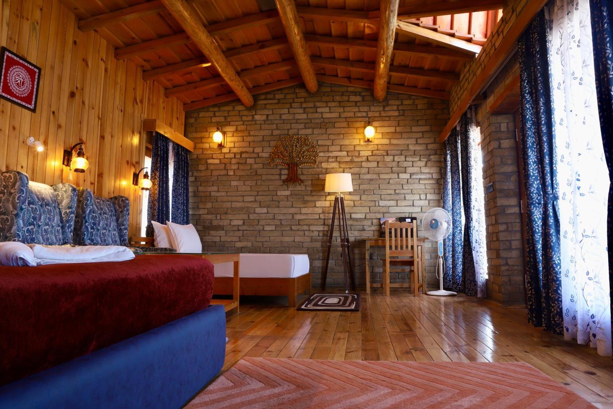 Kasar Himalaya Holiday Resort, Binsar Rd Almora Exteriér fotografie