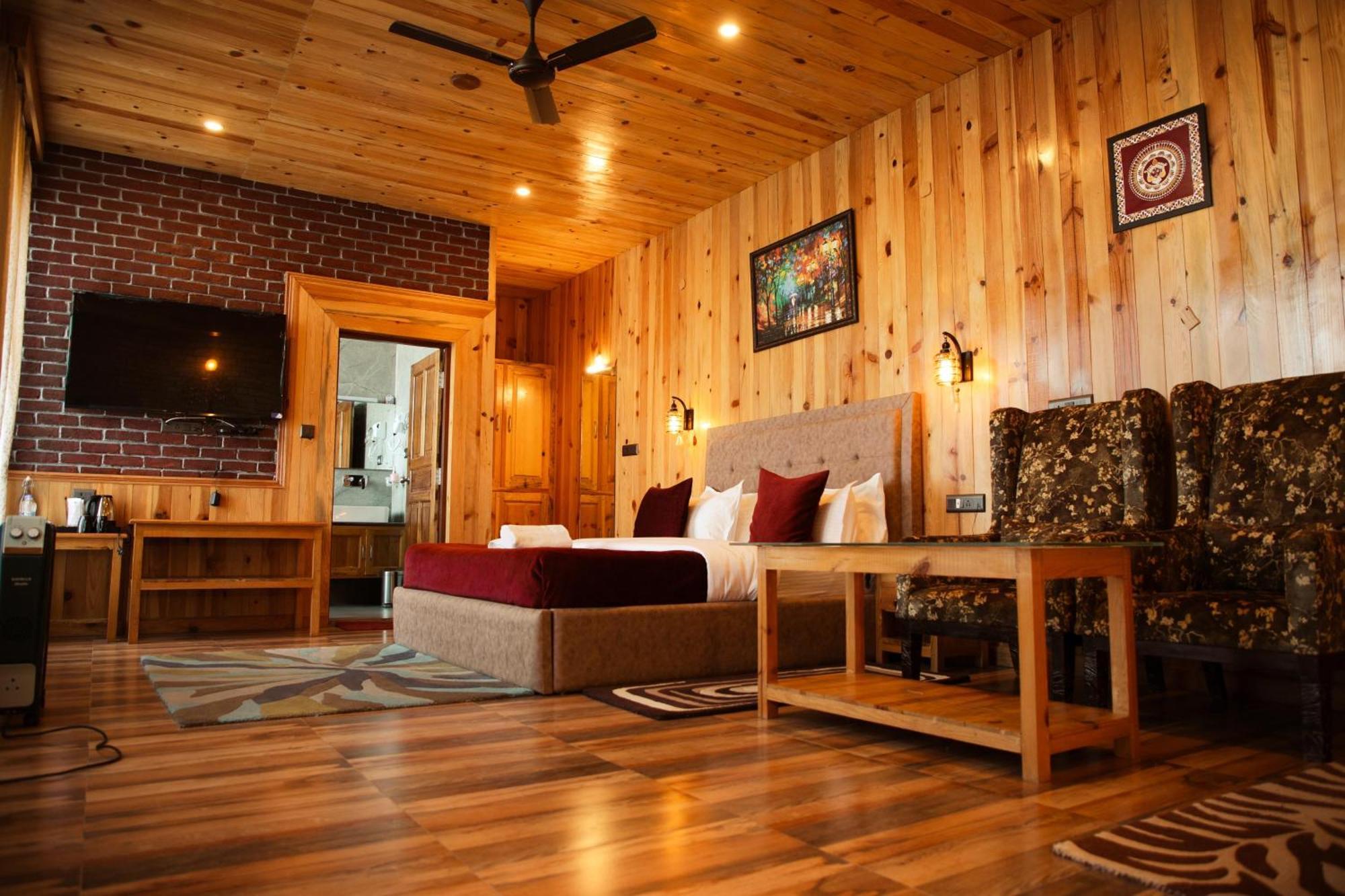 Kasar Himalaya Holiday Resort, Binsar Rd Almora Exteriér fotografie
